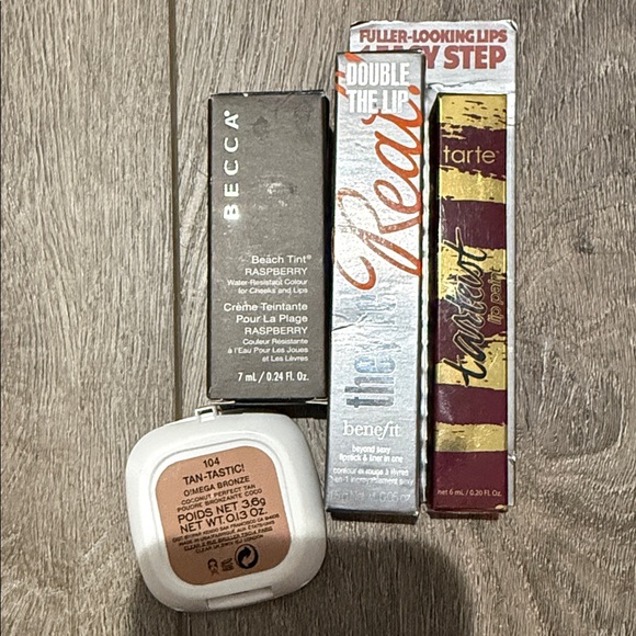 Make Up Bundle - Picture 5 of 7